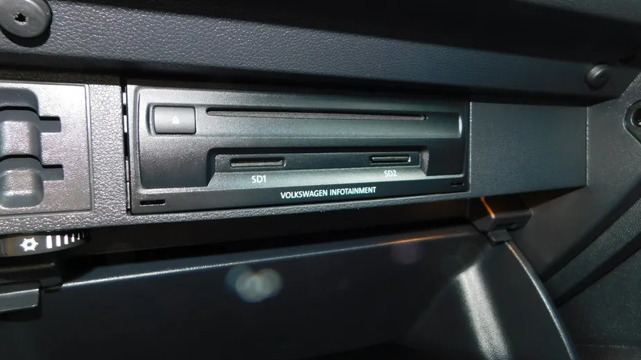 VOLKSWAGEN Tiguan -