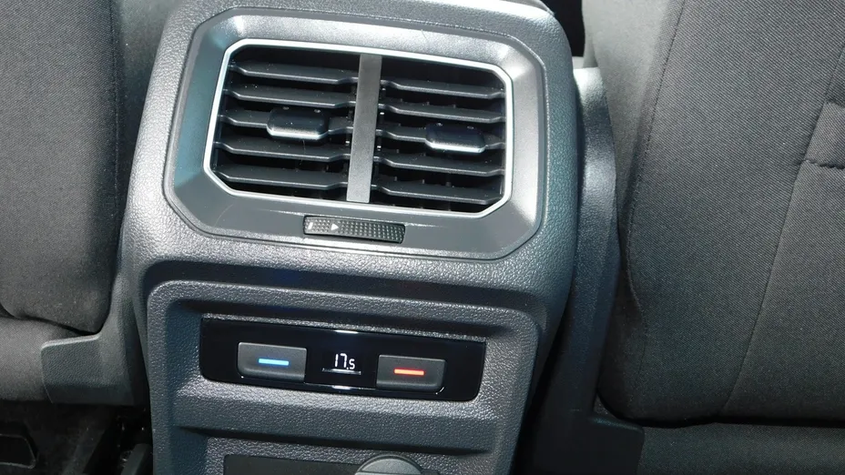 VOLKSWAGEN Tiguan -