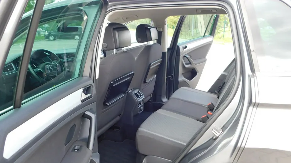 VOLKSWAGEN Tiguan -