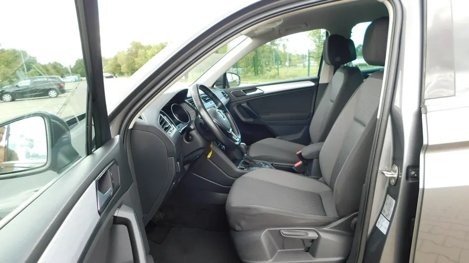 VOLKSWAGEN Tiguan -