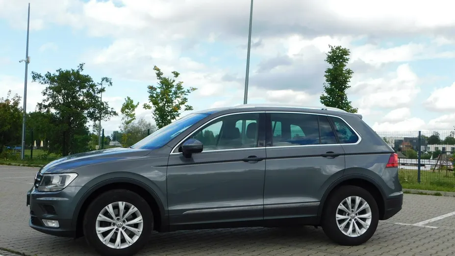 VOLKSWAGEN Tiguan -