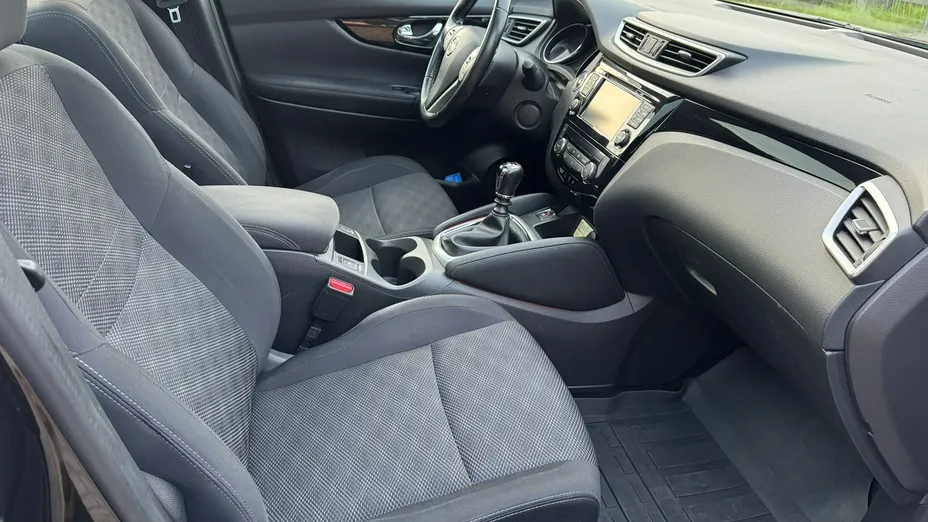 NISSAN Qashqai -