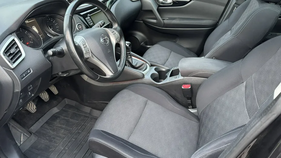 NISSAN Qashqai -