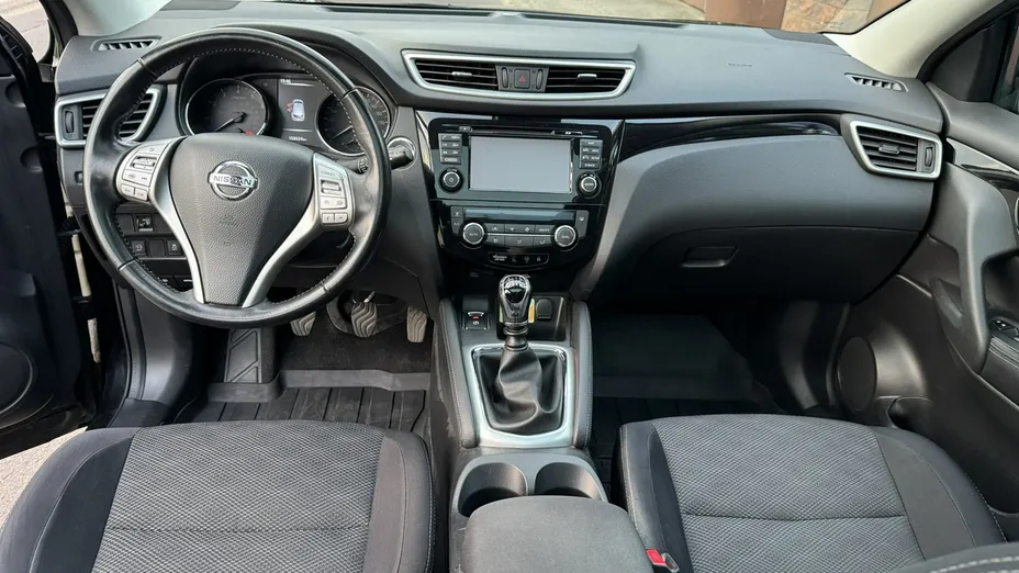 NISSAN Qashqai -