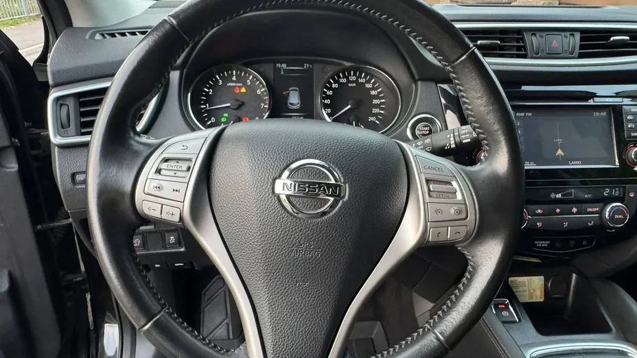 NISSAN Qashqai -