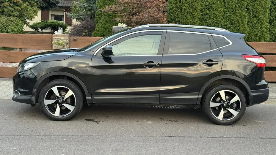 NISSAN Qashqai -