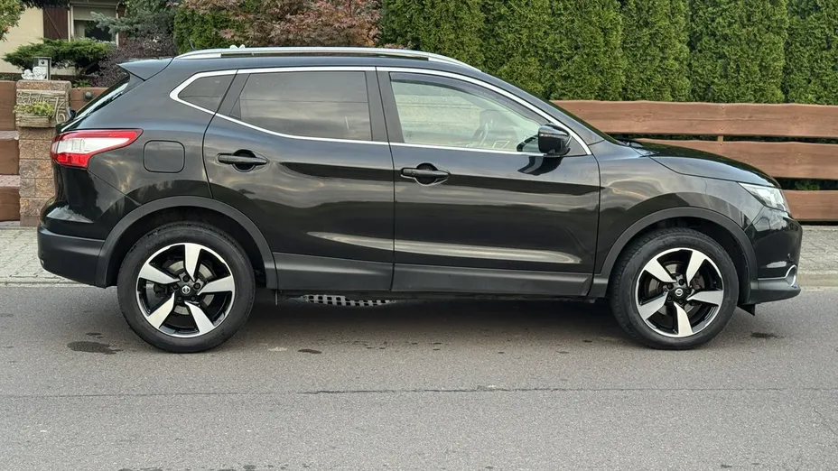NISSAN Qashqai -