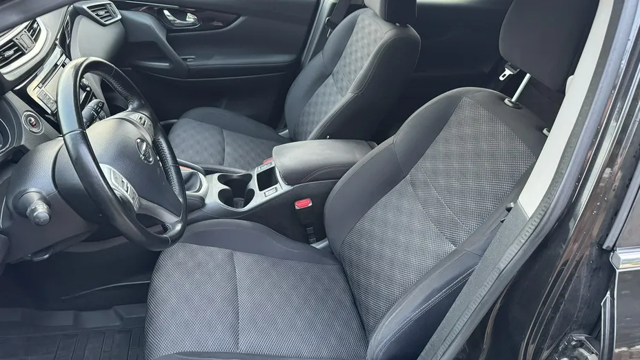 NISSAN Qashqai -