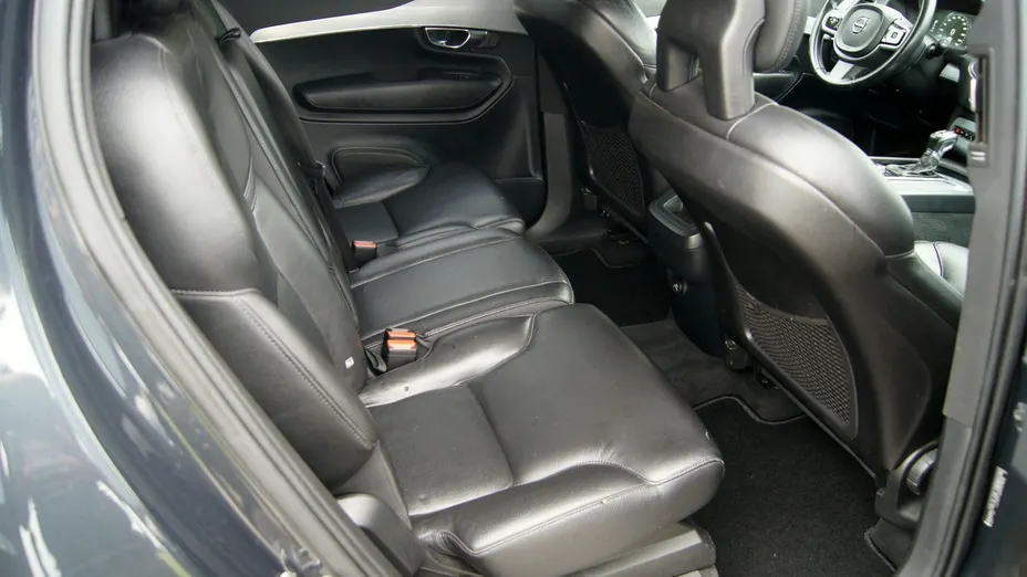 VOLVO XC90 -