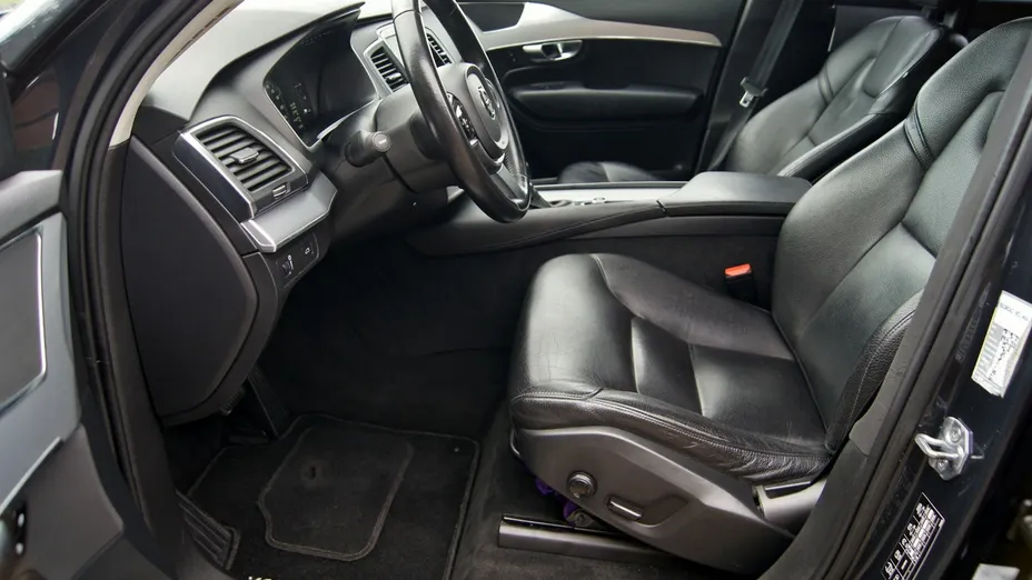 VOLVO XC90 -