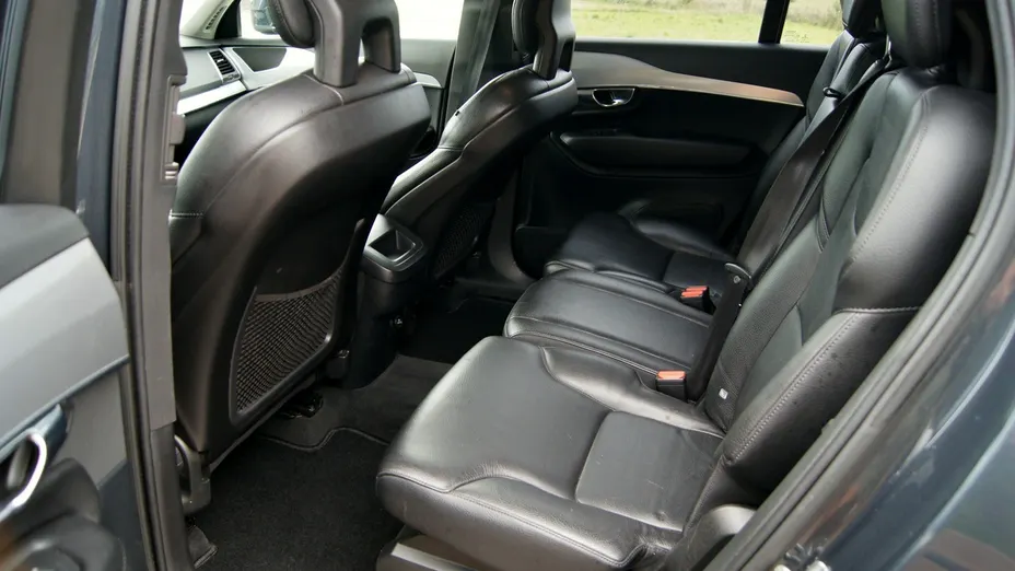 VOLVO XC90 -