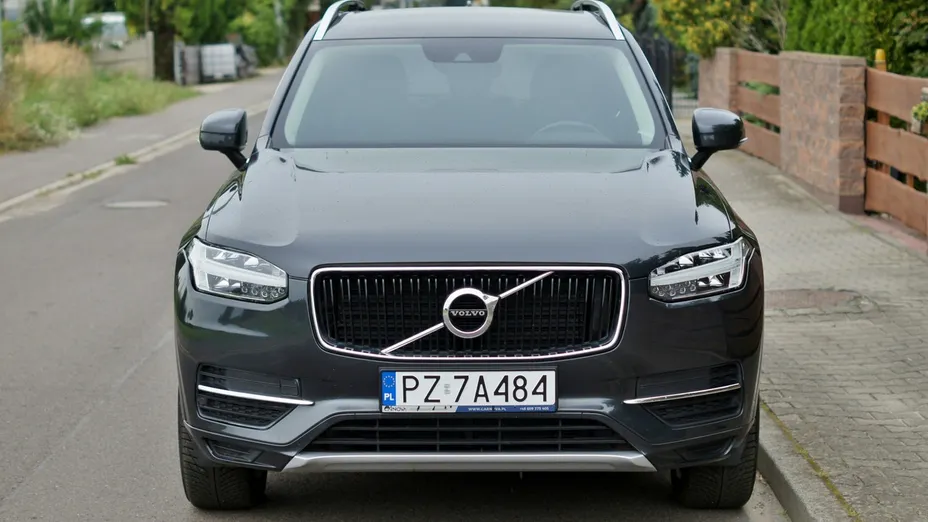 VOLVO XC90 -
