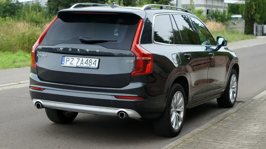 VOLVO XC90 -