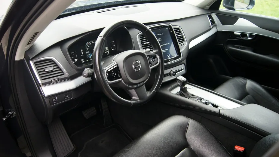 VOLVO XC90 -