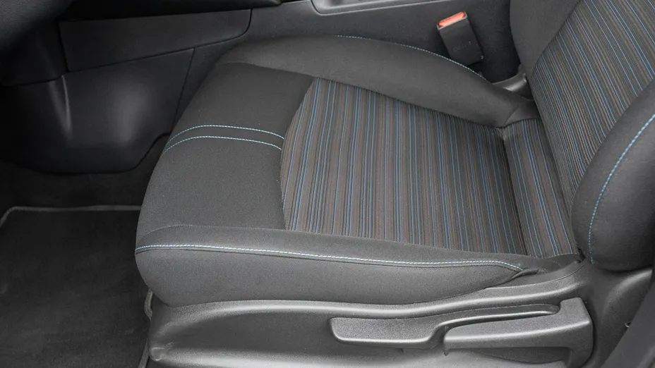 NISSAN Leaf -