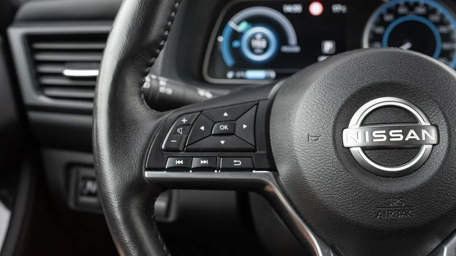 NISSAN Leaf -