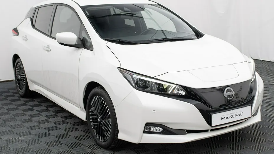 NISSAN Leaf -