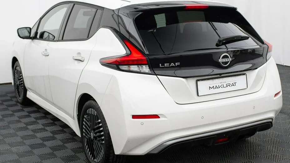 NISSAN Leaf -