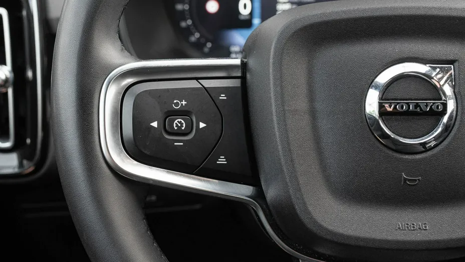 VOLVO XC40 -