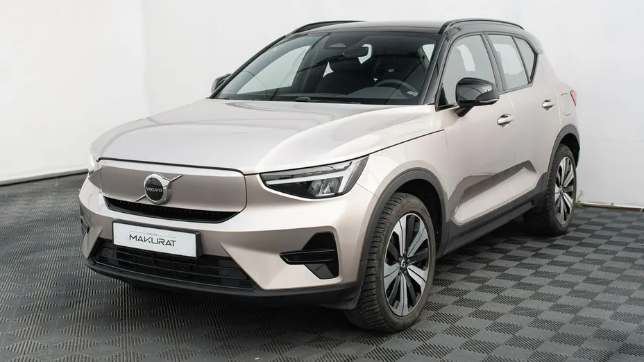VOLVO XC40 -