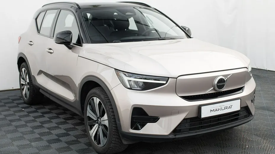 VOLVO XC40 -