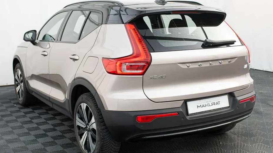 VOLVO XC40 -