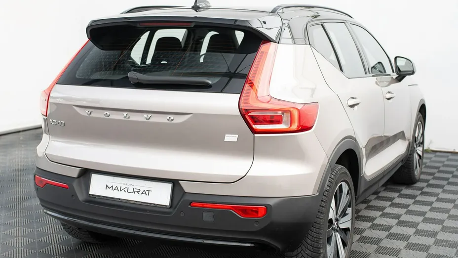 VOLVO XC40 -
