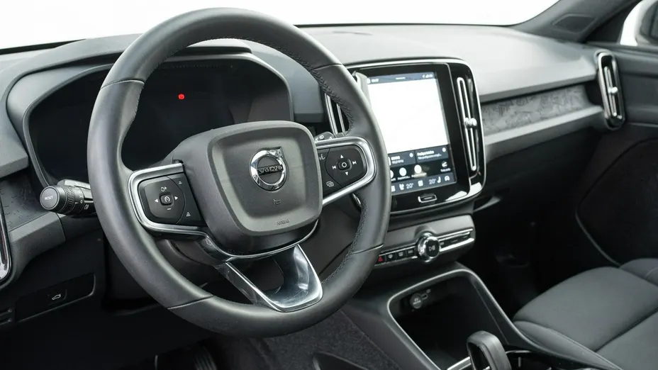 VOLVO XC40 -