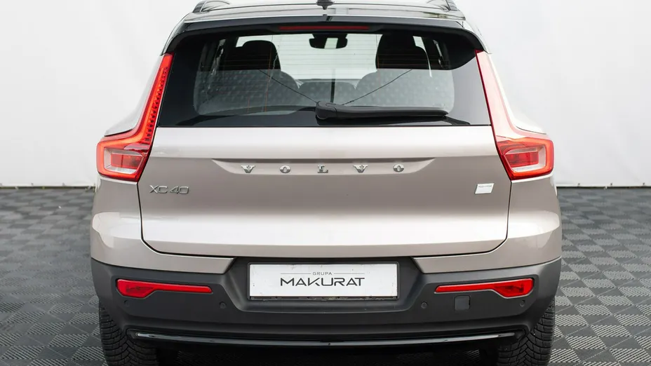 VOLVO XC40 -