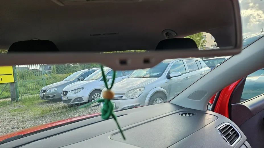 VOLKSWAGEN Polo -