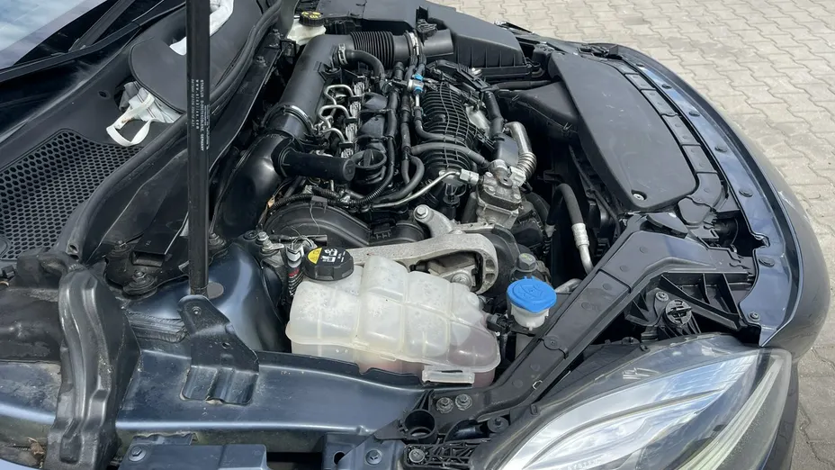 VOLVO V40 -