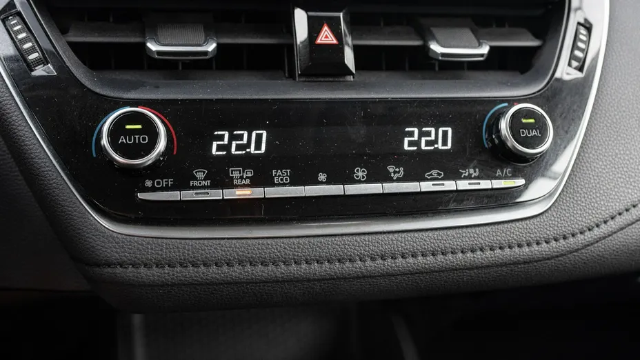 TOYOTA Corolla -