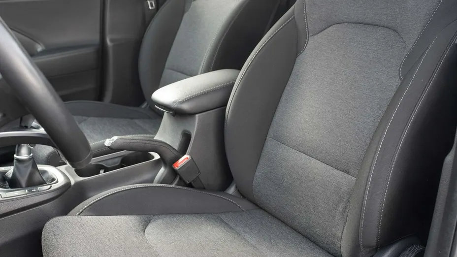 HYUNDAI i30 -
