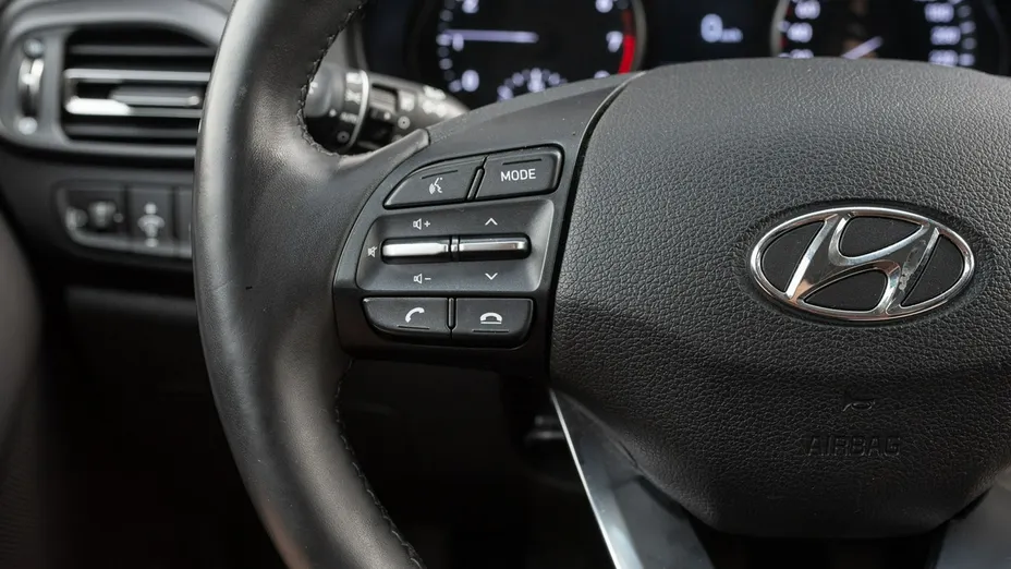 HYUNDAI i30 -