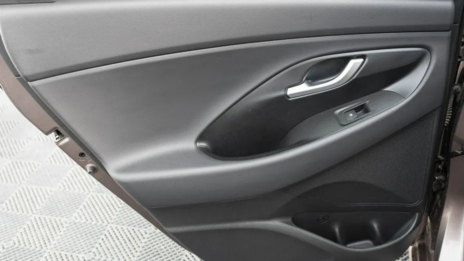 HYUNDAI i30 -
