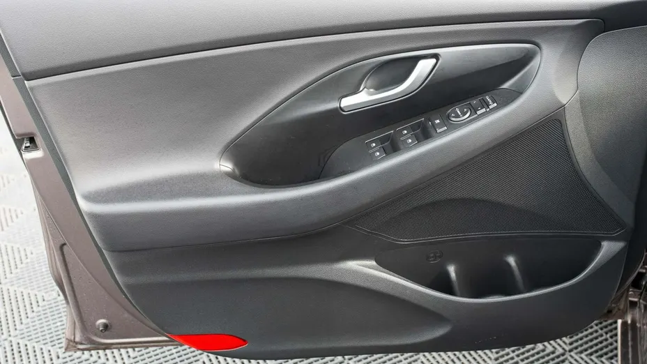 HYUNDAI i30 -
