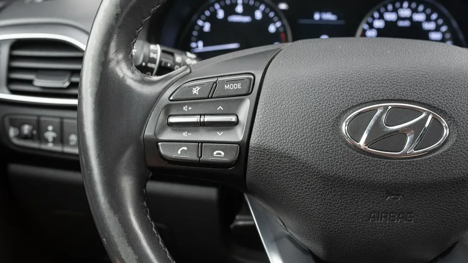 HYUNDAI i30 -