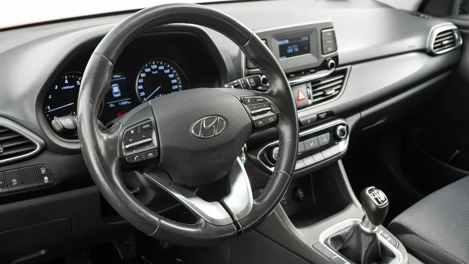 HYUNDAI i30 -