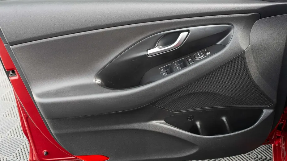 HYUNDAI i30 -