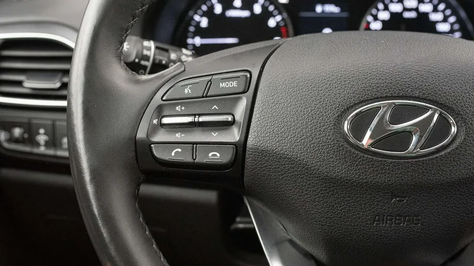 HYUNDAI i30 -