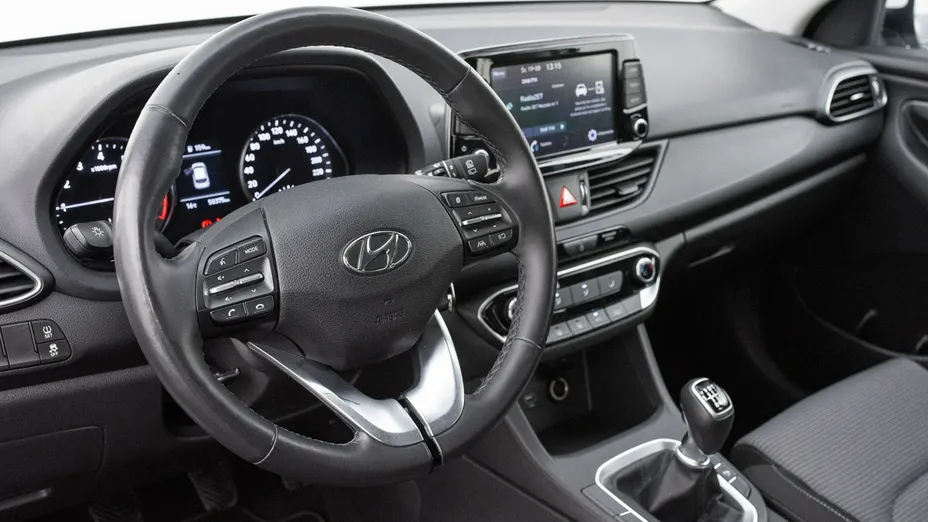 HYUNDAI i30 -