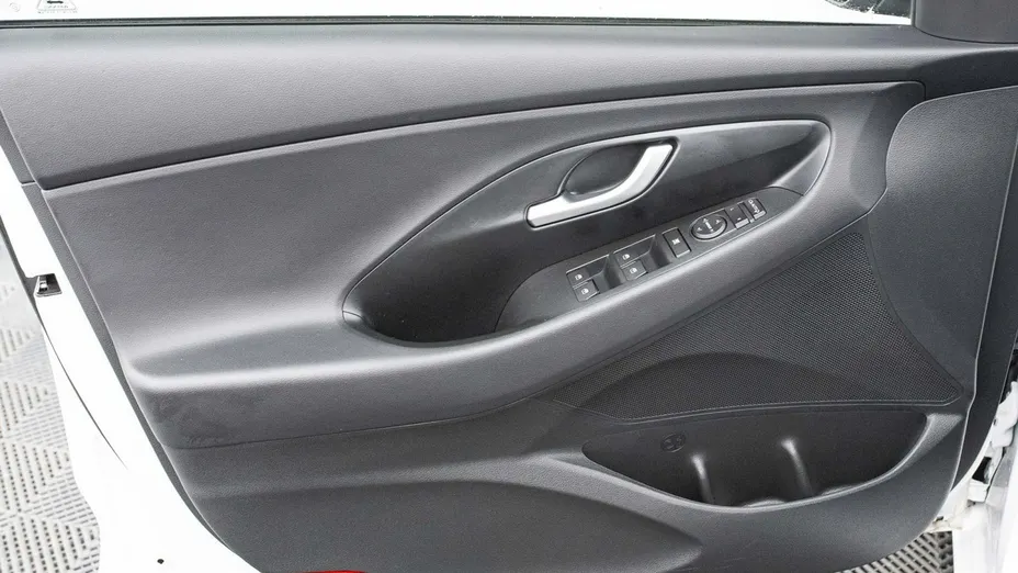 HYUNDAI i30 -