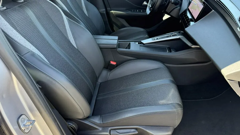 PEUGEOT 308 -