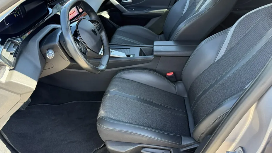 PEUGEOT 308 -