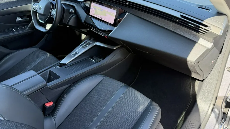 PEUGEOT 308 -