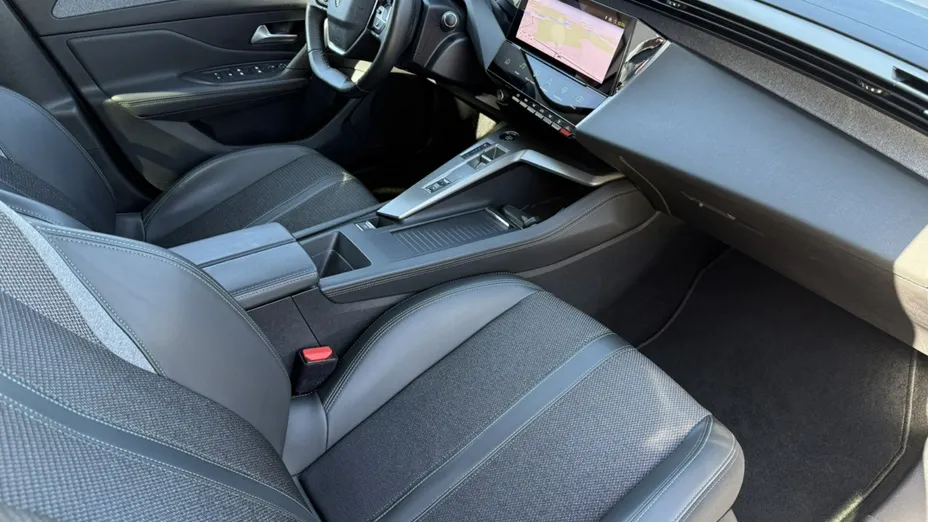 PEUGEOT 308 -