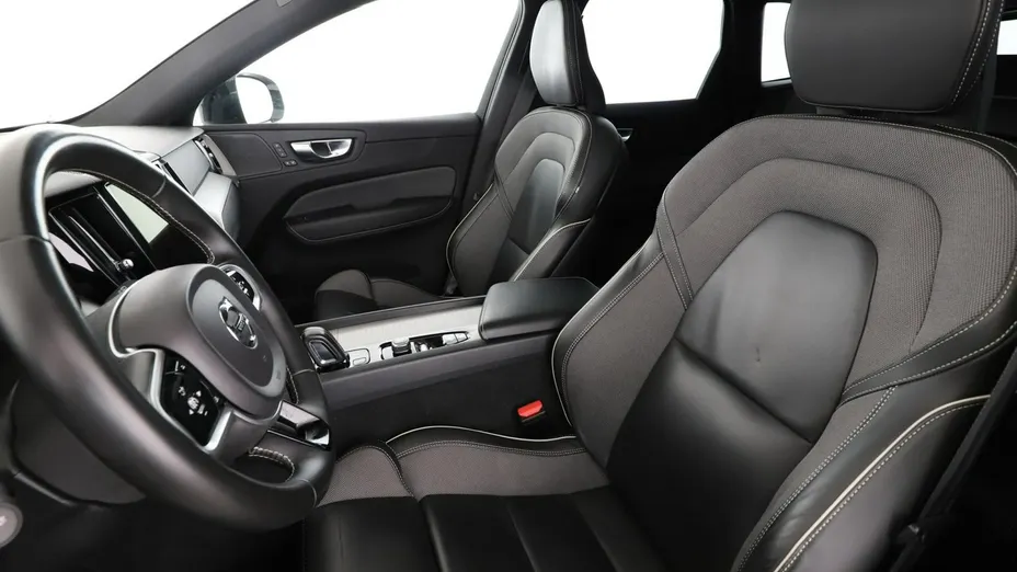 VOLVO XC60 -
