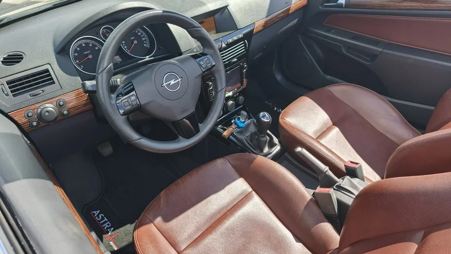 OPEL Astra -