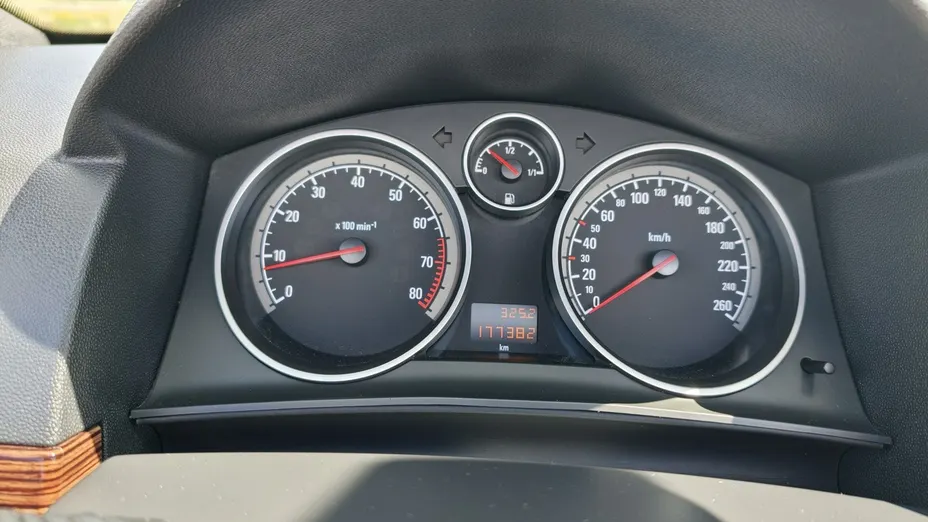 OPEL Astra -