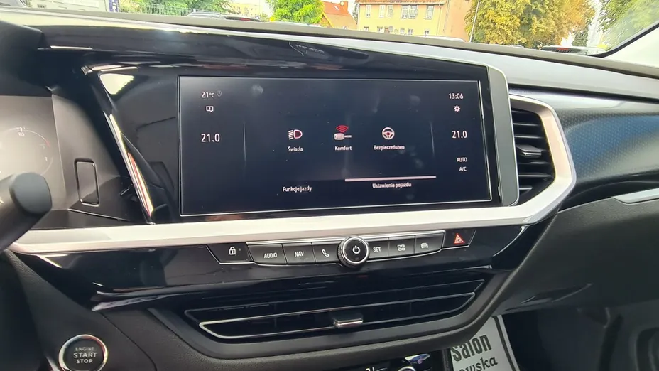 OPEL Grandland X -
